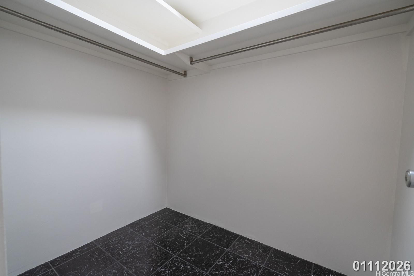 469 Ena Road, Unit 2903 Honolulu, HI 96815 - Photo 16 of 25 a small space with a window