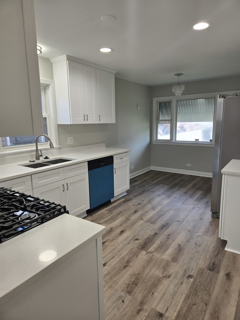 3505 West 77th Place Chicago, IL 60652 - Photo 3 of 22