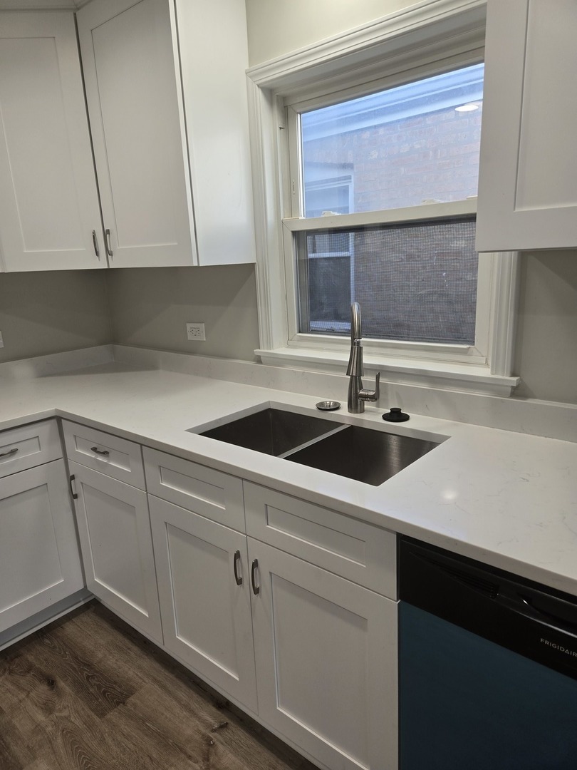 3505 West 77th Place Chicago, IL 60652 - Photo 4 of 22