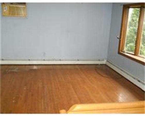 44 Drexel Street Worcester, MA 01602 - Photo 2 of 5