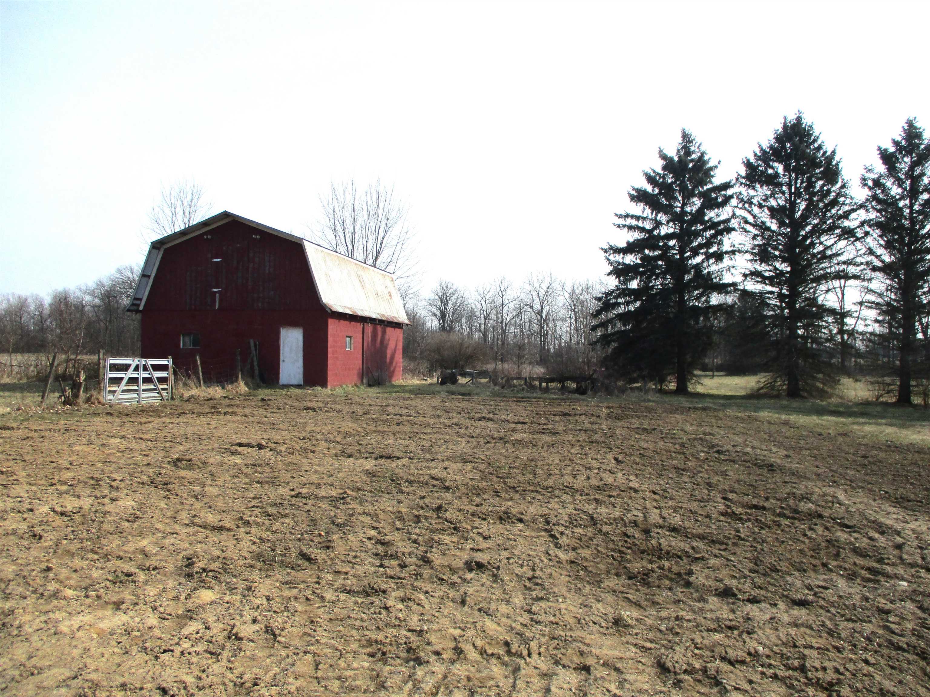 3622 Lansing Road Bancroft, MI 48414 - Photo 29 of 33 50134917-481567e5-0775-4ea0-96d9-60decf3ba9d2.JPG