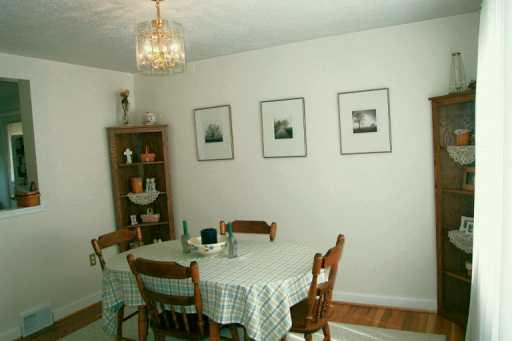 517 Beatty Road Monroeville, PA 15146 - Photo 3 of 8 Gallery Image 3