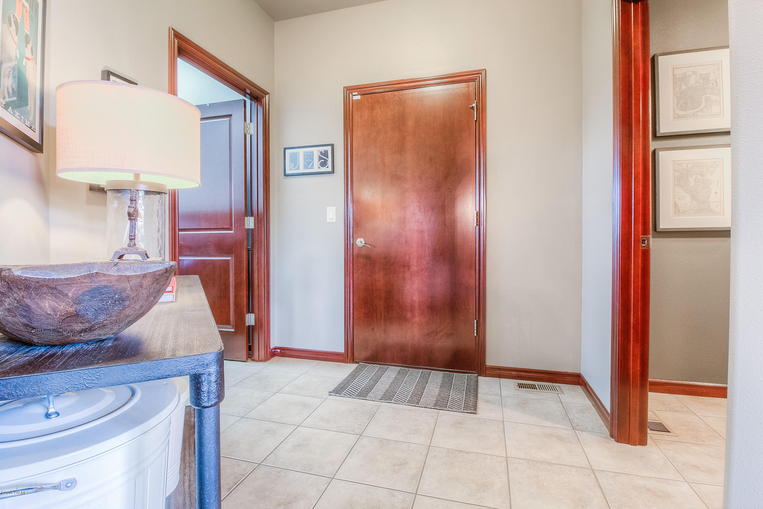 8970 Coolidge Road Yakima, WA 98903 - Photo 26 of 60 Hallway Area