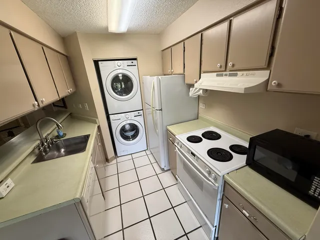 $3,000 | 1032 South Kihei Road, Unit A109, Kihei, HI 96753