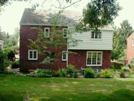 453 Old Farm Road Mt. Lebanon, PA 15228 - Photo 2 of 8