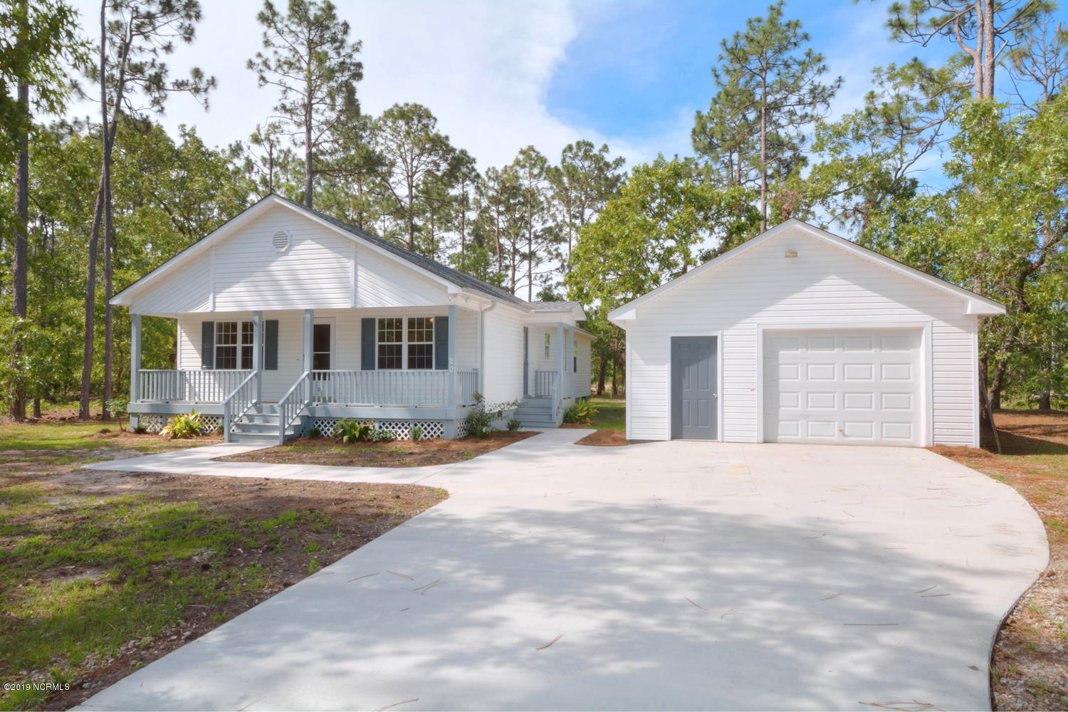 20 Durham Road Southport, NC 28461 - Photo 1 of 24 20 Durham Rd Southport NC-large-023-003-