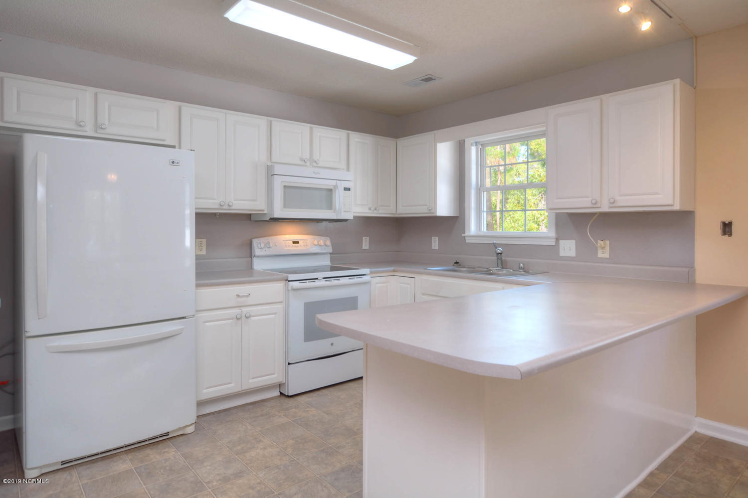 20 Durham Road Southport, NC 28461 - Photo 11 of 24 20 Durham Rd Southport NC-large-008-009-