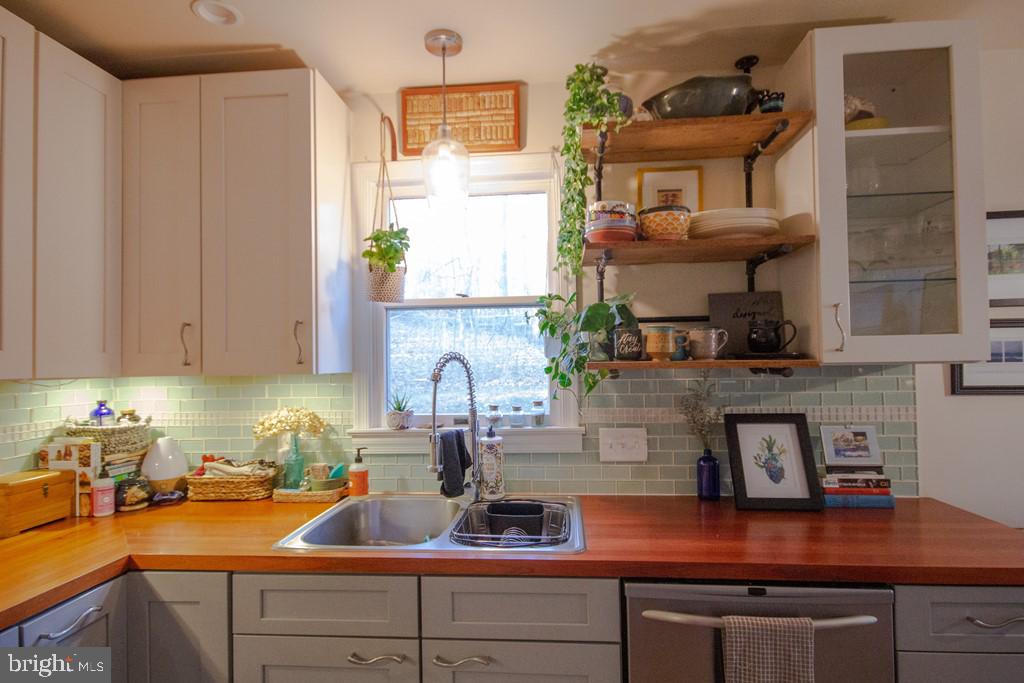 1017 Mine Road Lebanon, PA 17042 - Photo 7 of 47 Gallery Image 7