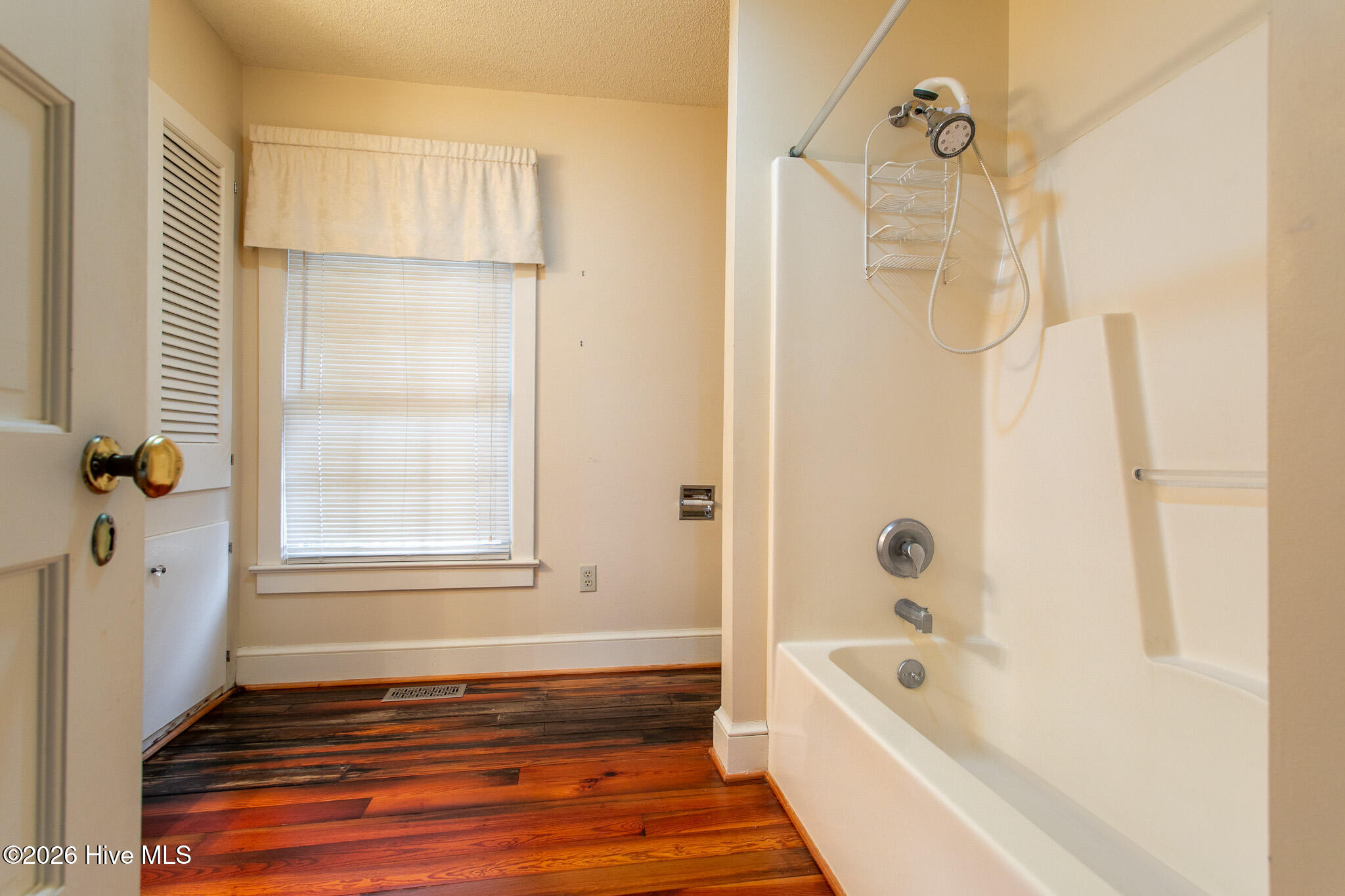 405 Phillips Street Edenton, NC 27932 - Photo 18 of 32 bathroom1