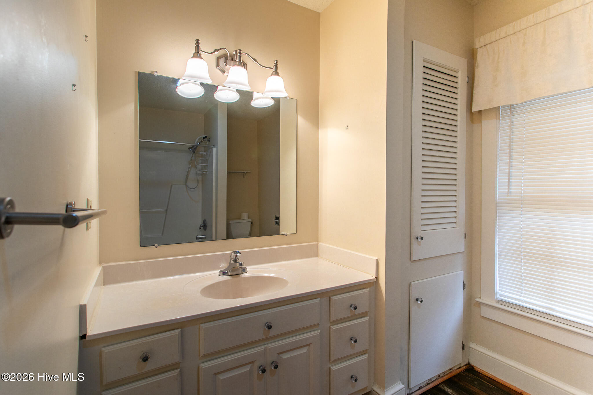 405 Phillips Street Edenton, NC 27932 - Photo 19 of 32 Bathroom2