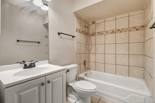 $2,200 | 7915 Cerezo, San Antonio, TX 78250