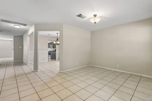 $2,200 | 7915 Cerezo, San Antonio, TX 78250