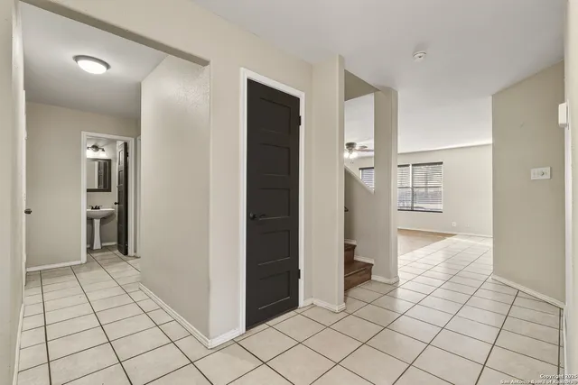 $2,200 | 7915 Cerezo, San Antonio, TX 78250