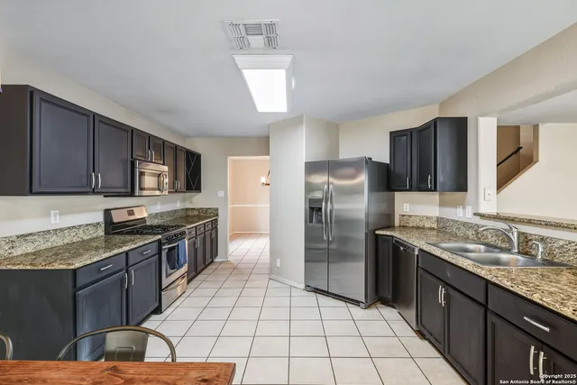 $2,200 | 7915 Cerezo, San Antonio, TX 78250