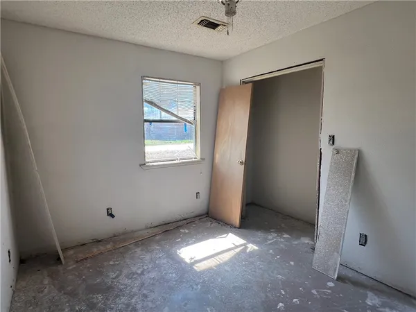 $80,000 | 129 Mystic Drive, George West, TX 78022