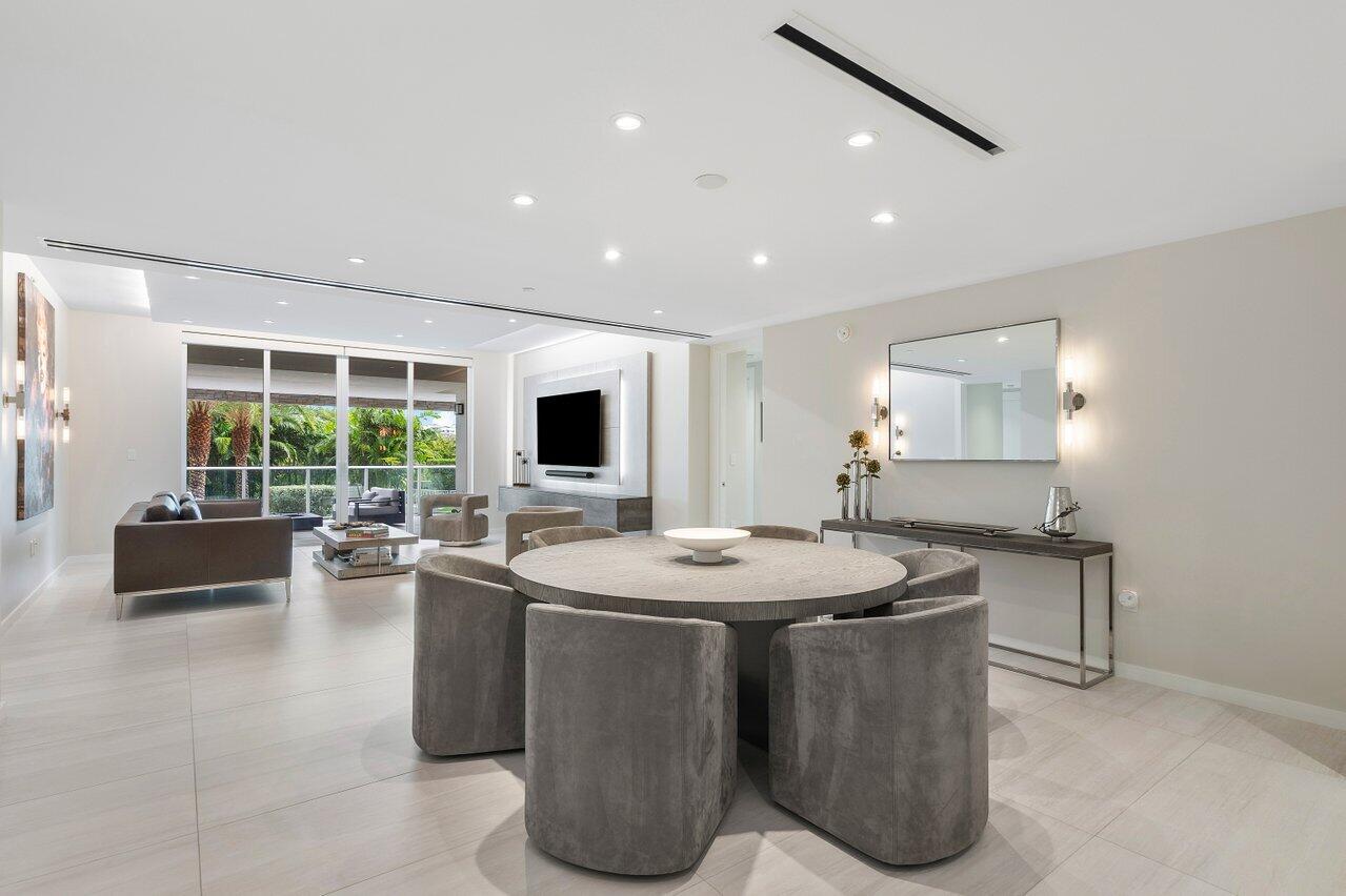 200 Southeast Mizner Boulevard, Unit 307 Boca Raton, FL 33432 - Photo 12 of 74 Sizeable Dining area