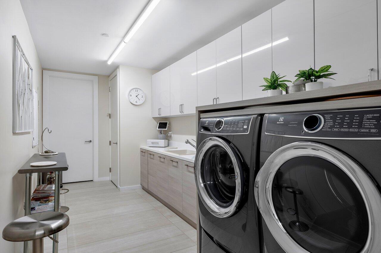200 Southeast Mizner Boulevard, Unit 307 Boca Raton, FL 33432 - Photo 17 of 74 Capacious Laundry Room