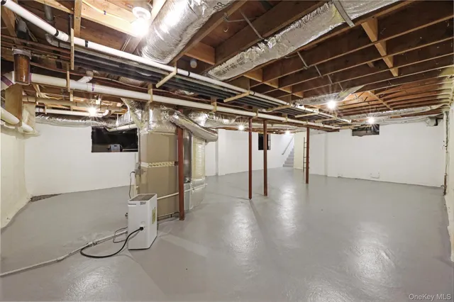 a view of utility room