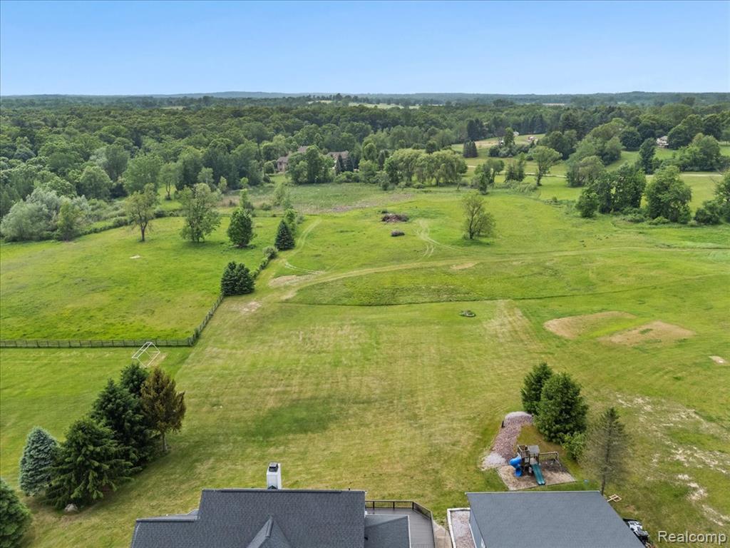 2160 West Buell Road Oakland, MI 48363 - Photo 42 of 49