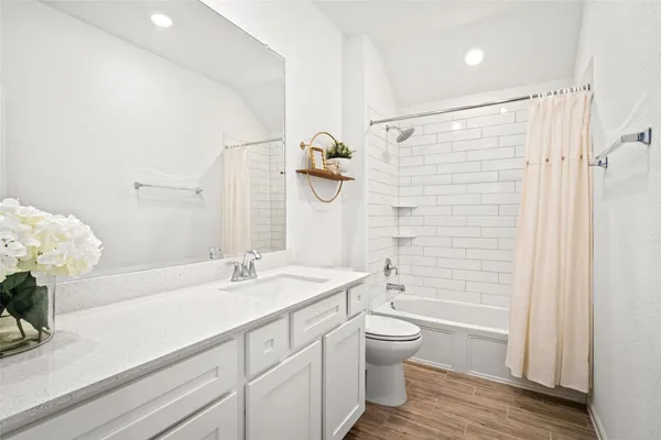 $299,900 | 575 Dry Fork Lane, Conroe, TX 77304