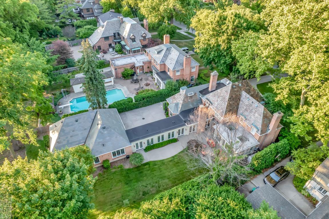 521 Middlesex Road Grosse Pointe, MI 48230 - Photo 47 of 48 50083920-48.JPG