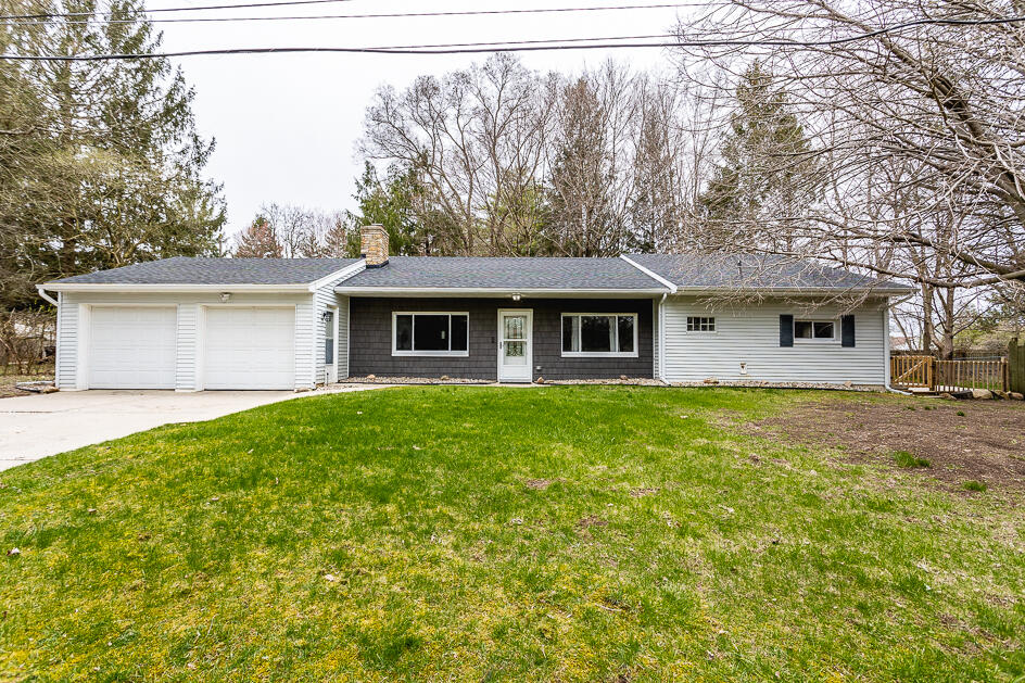3541 McCain Road Jackson, MI 49203 - Photo 1 of 40 0N0A4790
