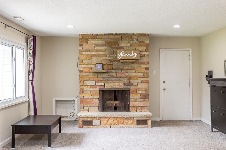 3541 McCain Road Jackson, MI 49203 - Photo 3 of 40 0N0A4765