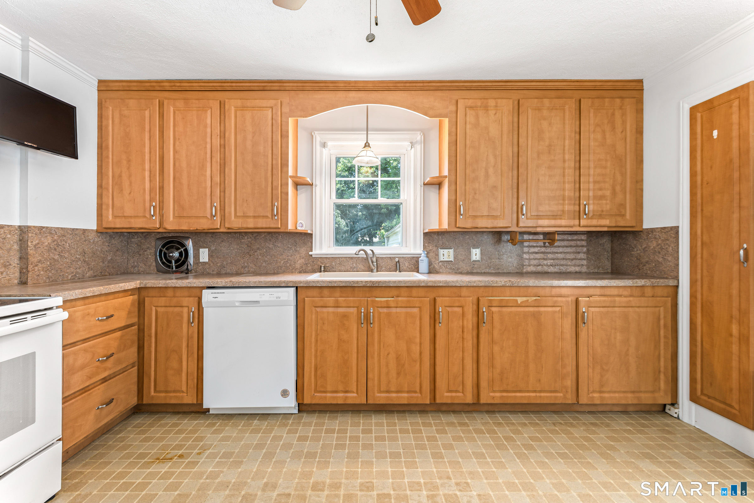 87 Spring Street Windsor Locks, CT 06096 - Photo 16 of 35