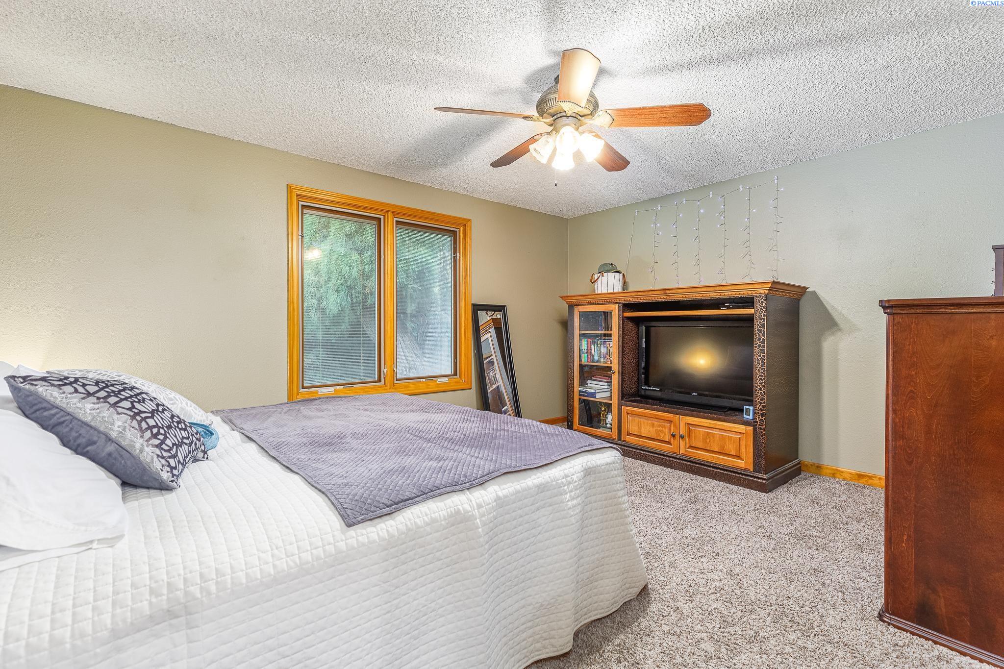 99705 East Reata Road Kennewick, WA 99338 - Photo 16 of 39 Gallery Image 16