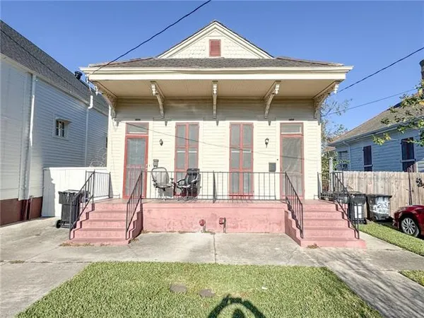 $1,200 | 2657 Ursulines Avenue, New Orleans, LA 70119