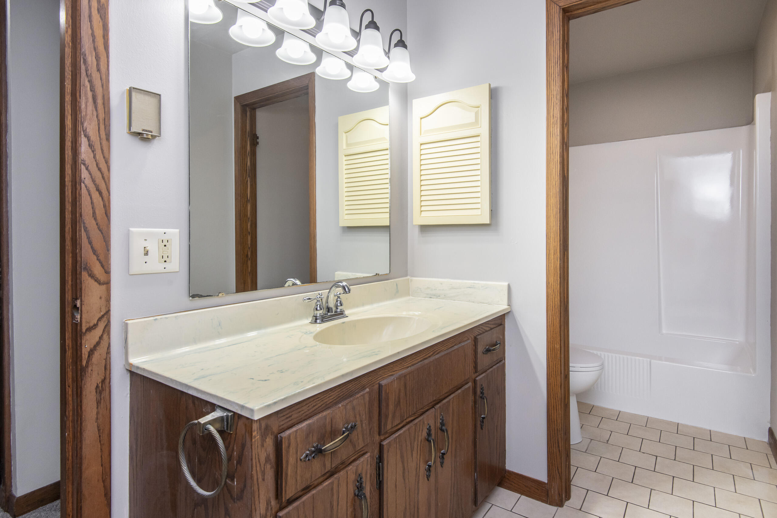 3 Linden Circle Jefferson, WI 53549 - Photo 17 of 28 3 Linden Cir-22