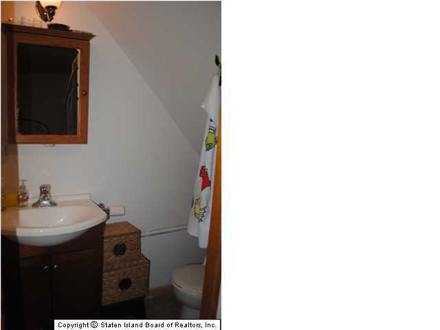 138 Robin Road Staten Island, NY 10305 - Photo 15 of 17 Additional Photo