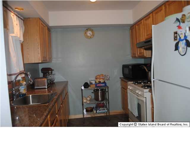 138 Robin Road Staten Island, NY 10305 - Photo 4 of 17 Additional Photo
