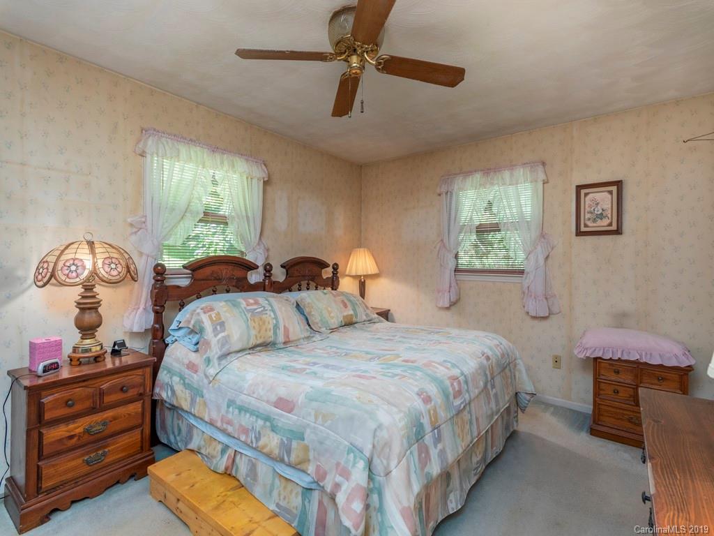 239 Dolan Road Waynesville, NC 28786 - Photo 11 of 27 Gallery Image 11