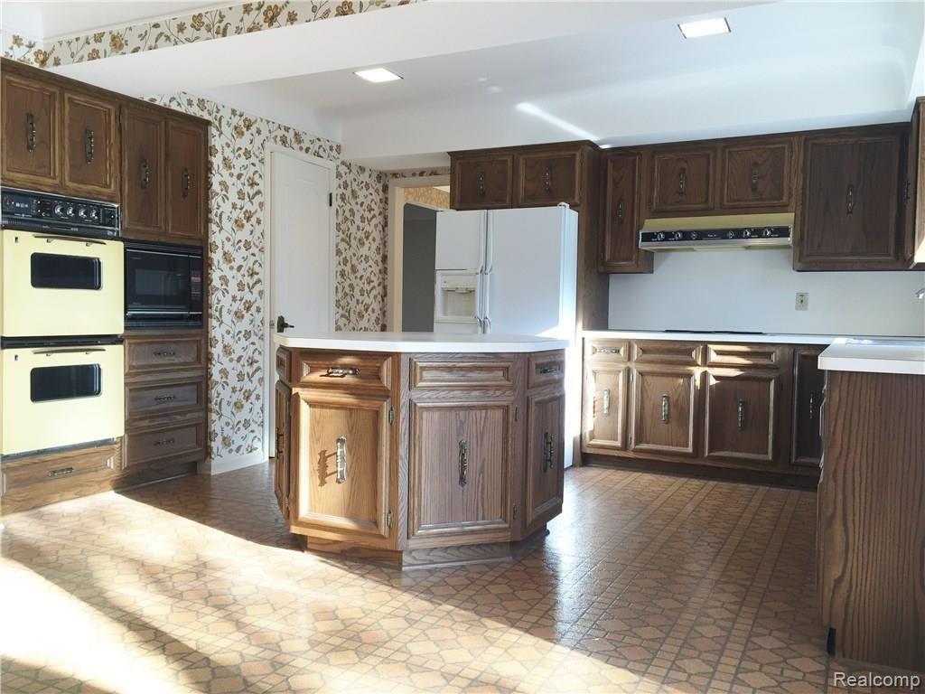 75 Belle Meade Road Grosse Pointe, MI 48236 - Photo 6 of 23 Kitchen