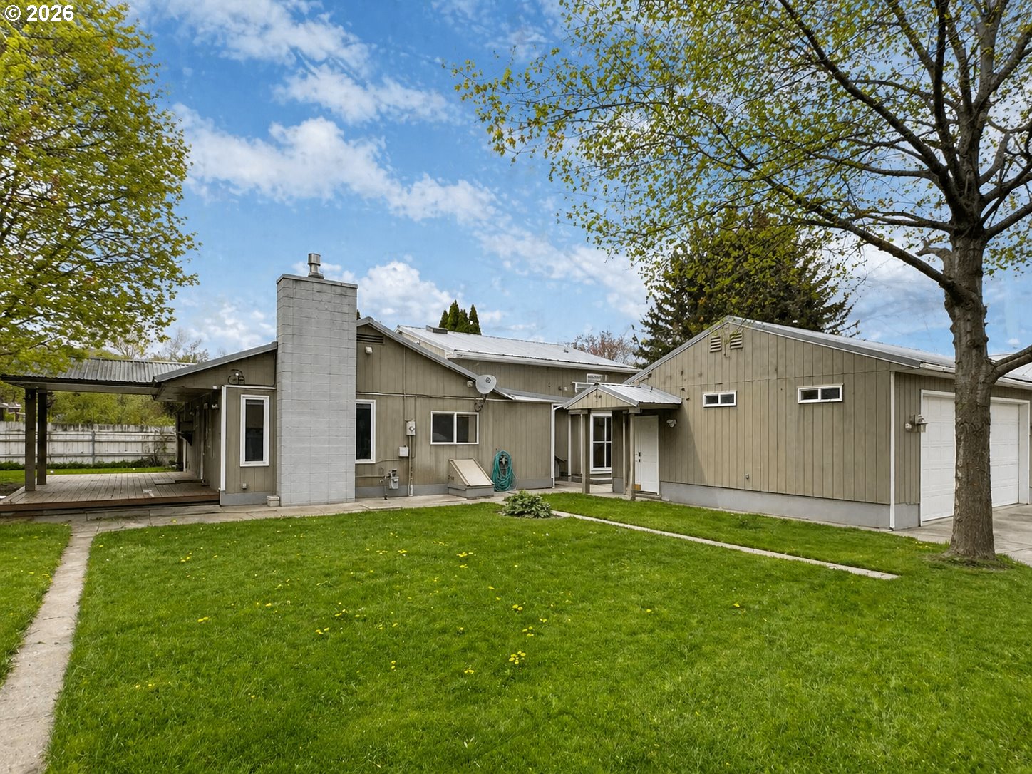 1920 Cliff Street Baker City, OR 97814 - Photo 34 of 34 a front view of house with yard and green space