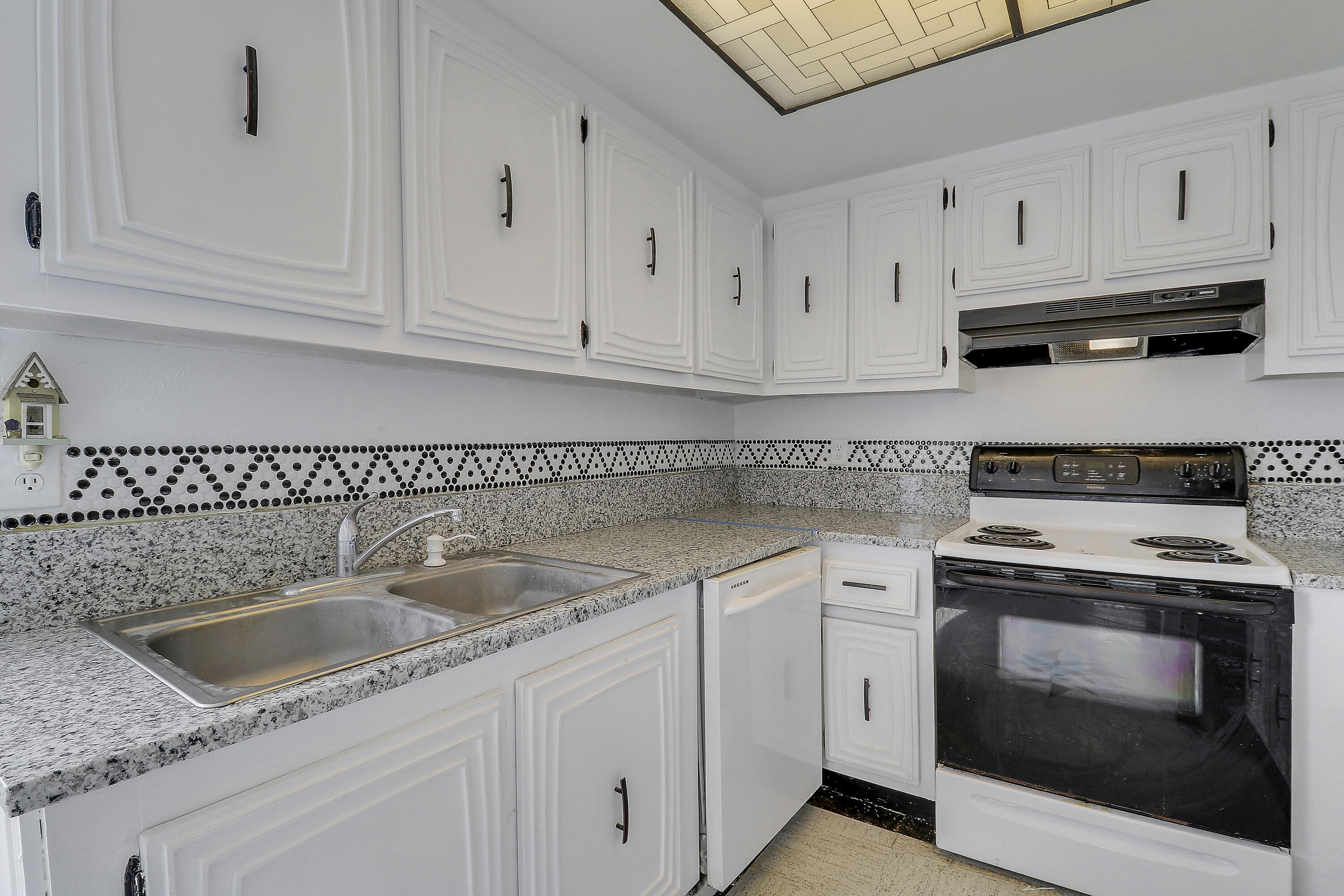 410 Wilma Circle, Unit 308 Riviera Beach, FL 33404 - Photo 34 of 37 House 1-22