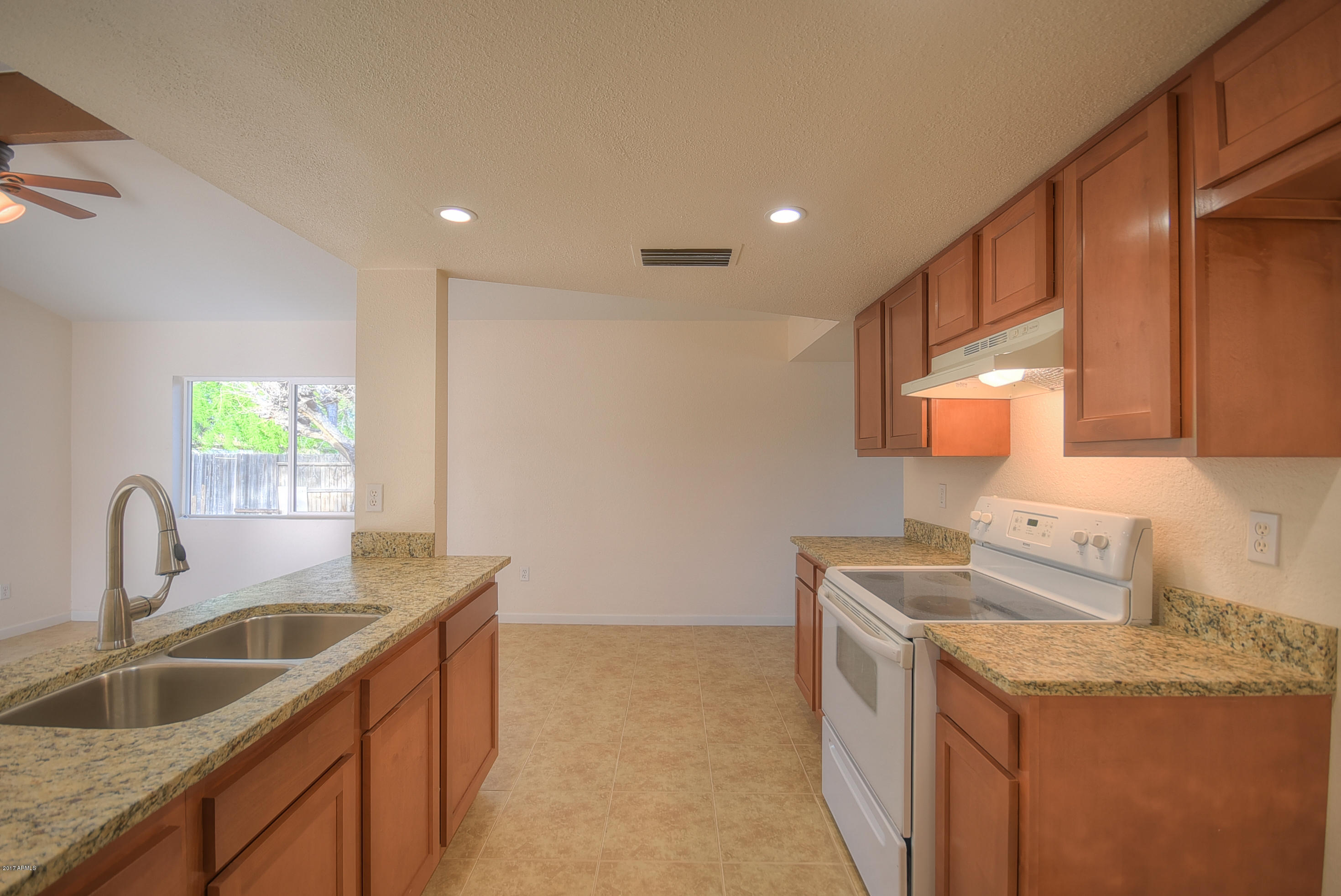 4736 East Apollo Road Phoenix, AZ 85042 - Photo 13 of 25 13