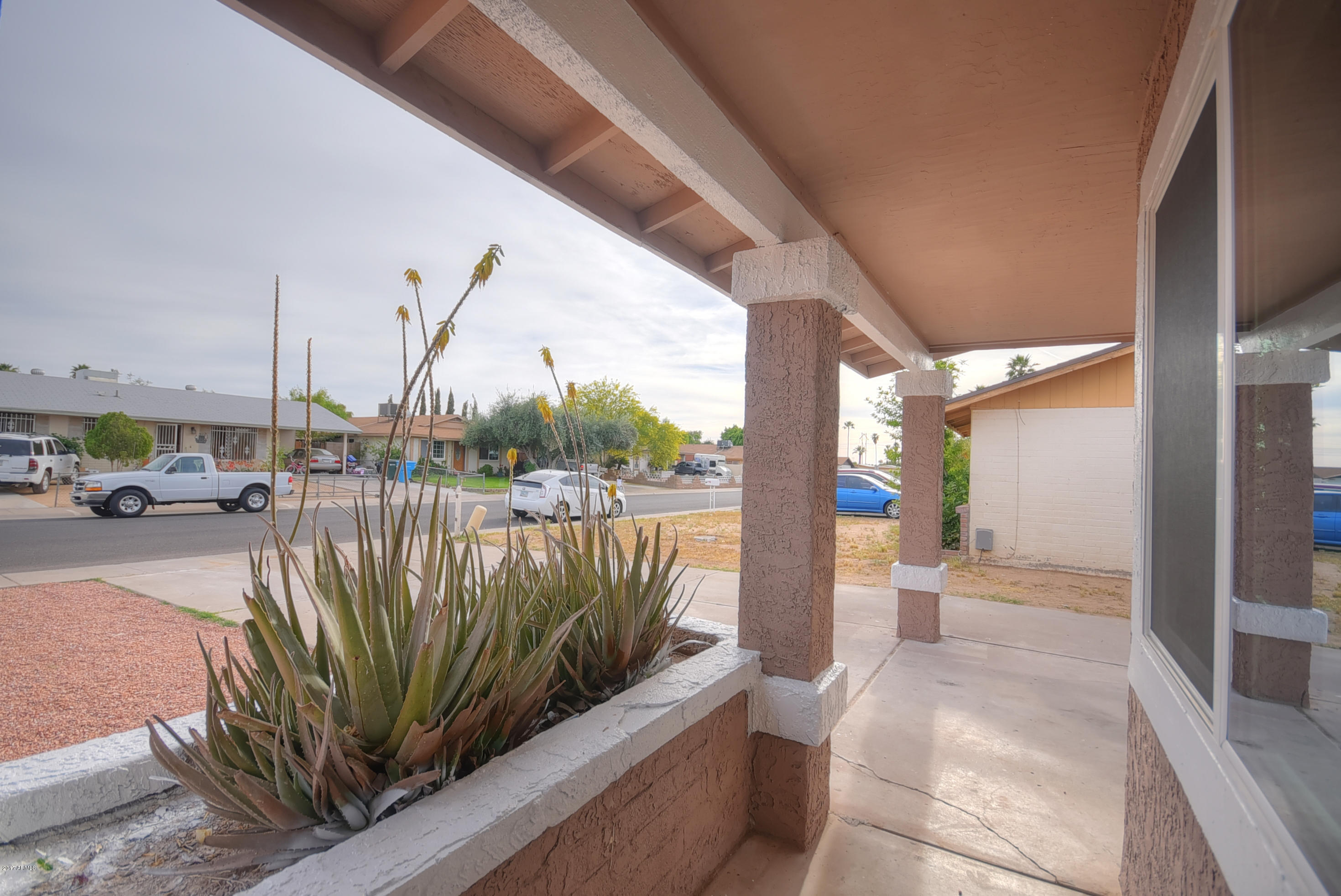 4736 East Apollo Road Phoenix, AZ 85042 - Photo 4 of 25 4