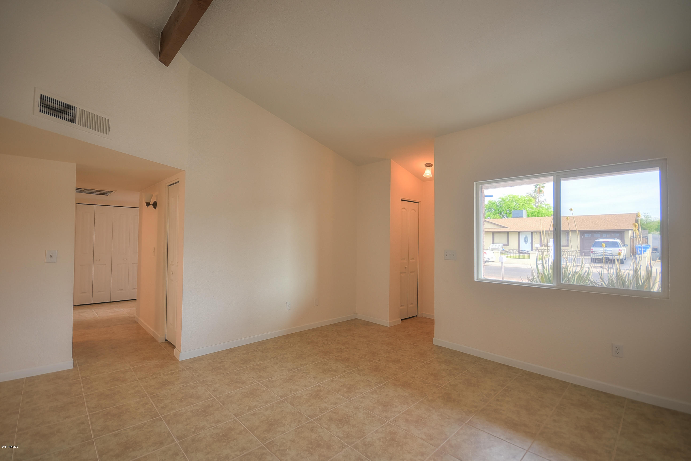 4736 East Apollo Road Phoenix, AZ 85042 - Photo 6 of 25 6