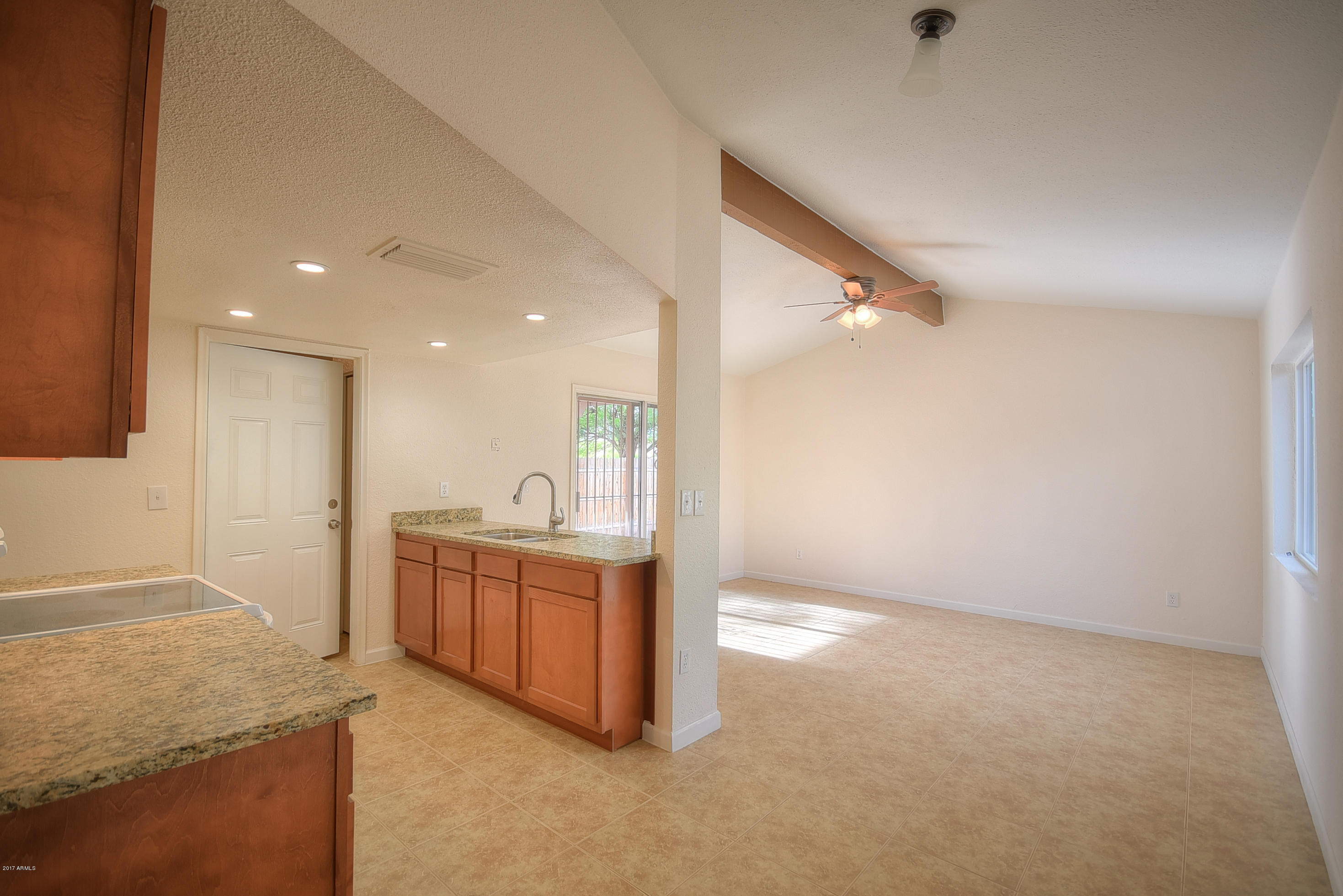 4736 East Apollo Road Phoenix, AZ 85042 - Photo 7 of 25 7