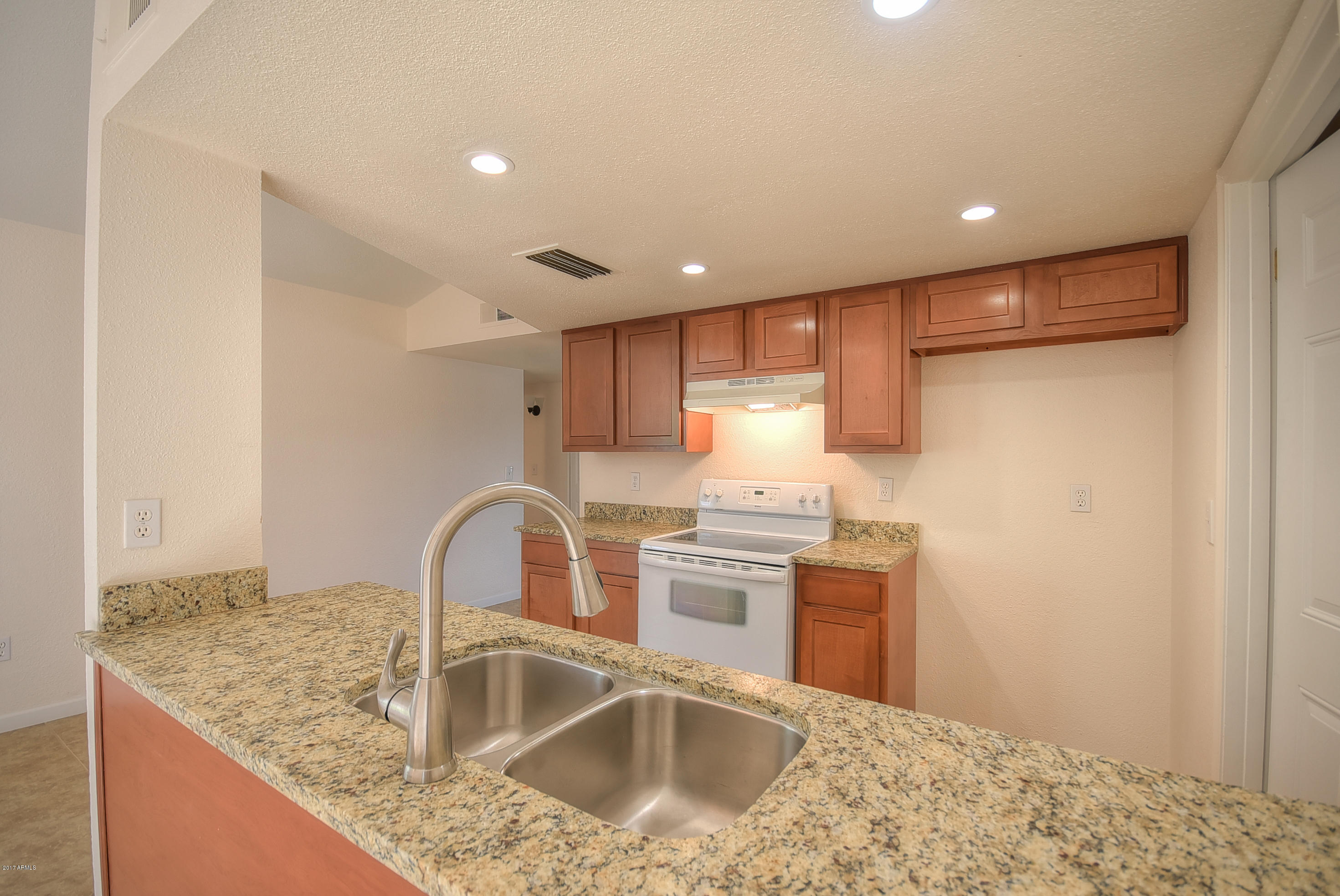 4736 East Apollo Road Phoenix, AZ 85042 - Photo 10 of 25 10