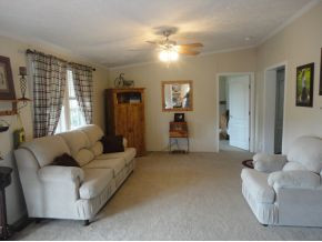 119 Max Jett Road Johnson City, TN 37601 - Photo 3 of 20 formal living room