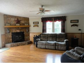 119 Max Jett Road Johnson City, TN 37601 - Photo 5 of 20 large den with fire place