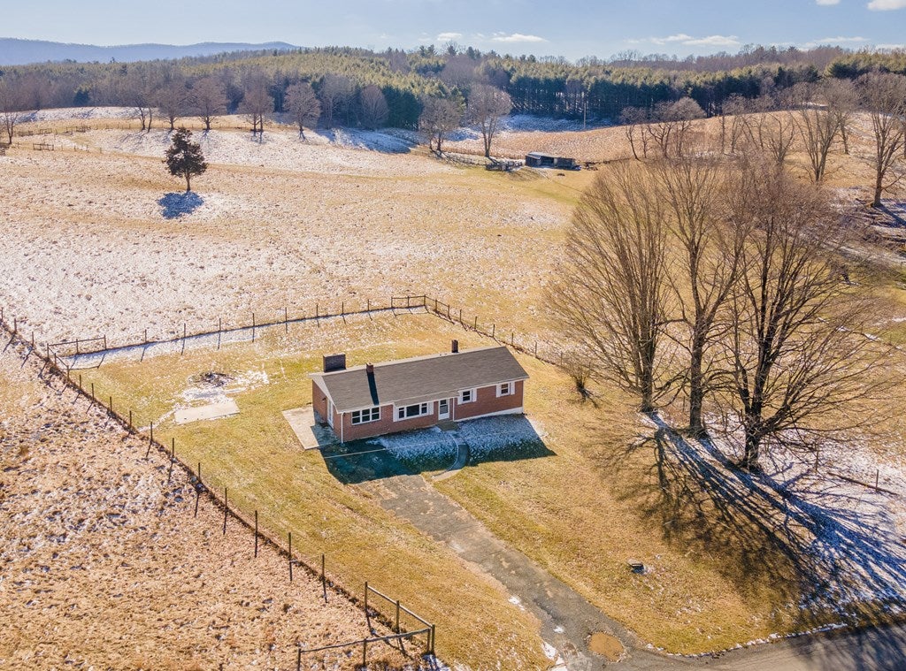 949 Suiter Road Bland, VA 24315 - Photo 3 of 62 Gallery Image 3