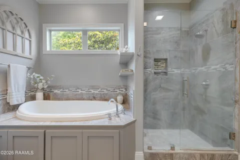 $520,000 | 103 Gardenwood Lane, Lafayette, LA 70508