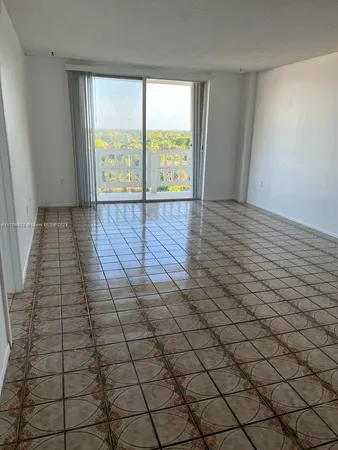 $165,000 | 15600 Northwest 7th Avenue, Unit 821, Miami, FL 33169