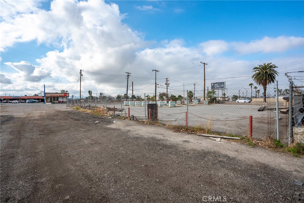 26468 Base Line Street Highland, CA 92346 - Photo 15 of 27