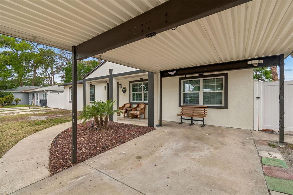 7705 Jackson Springs Road Tampa, FL 33615 - Photo 3 of 39