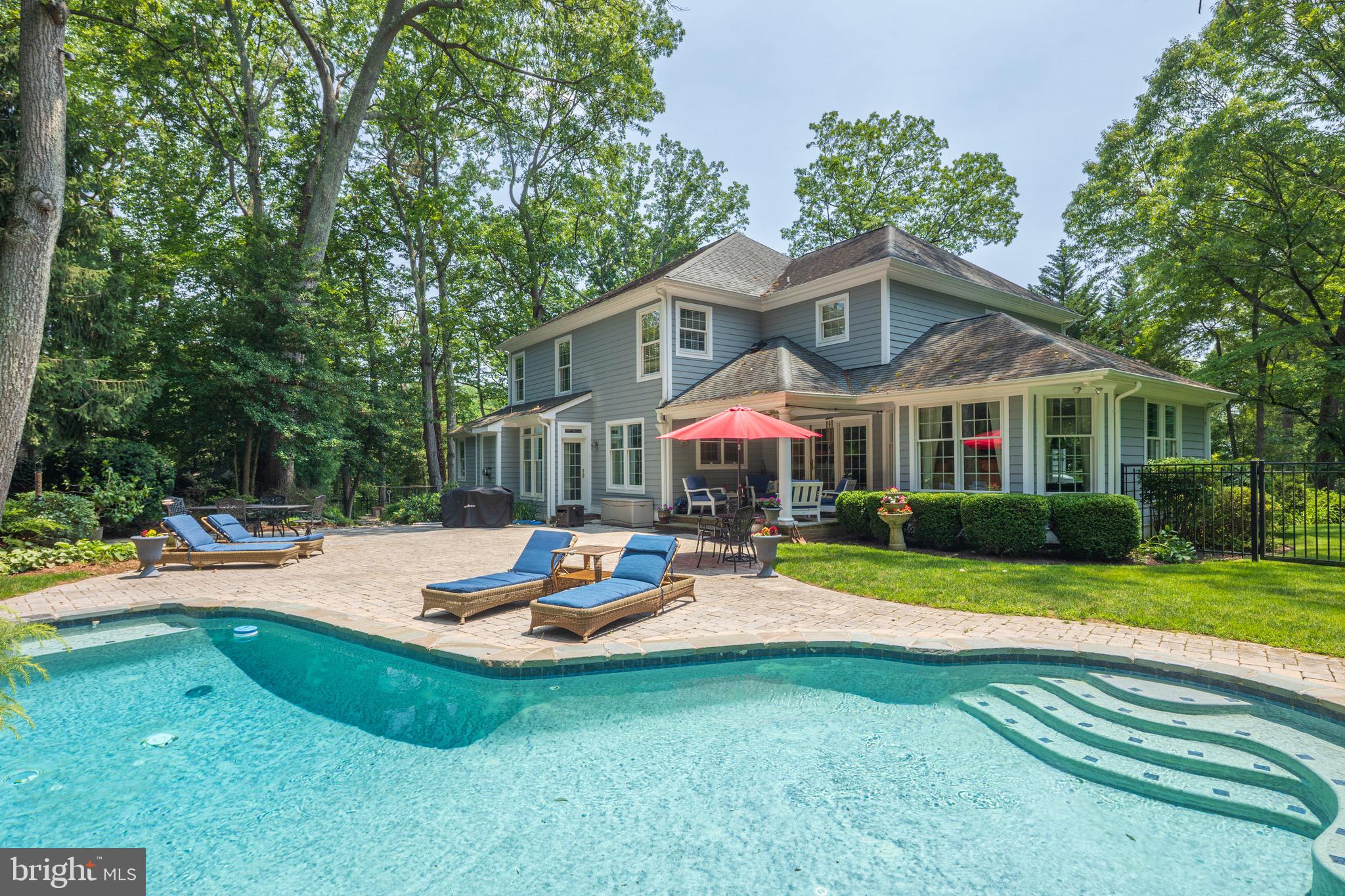 618 Lakeland Rd South  
